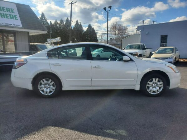 2012 Nissan Altima 2.5 S - Image 13