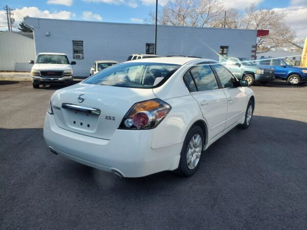 2012 Nissan Altima 2.5 S - Image 12