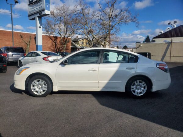 2012 Nissan Altima 2.5 S - Image 9