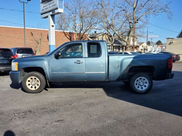 2010 Chevrolet Silverado 1500 - Image 3