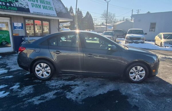2013 Chevrolet Cruze LS - Image 2