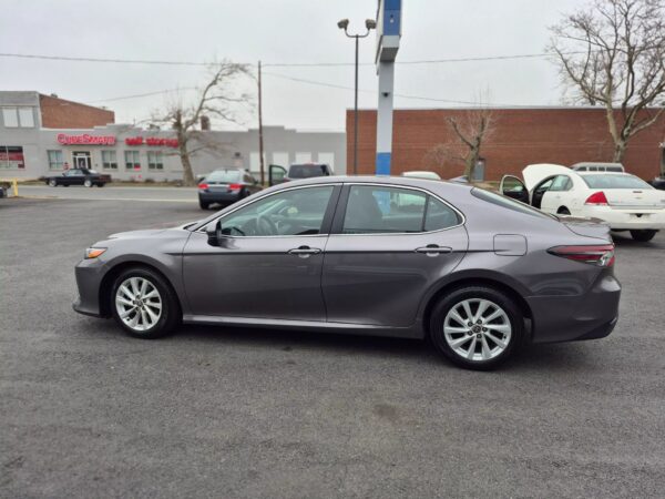 2023 Toyota Camry LE AWD - Image 9